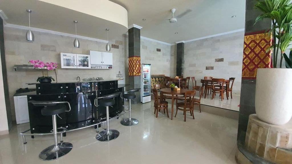 Grand Puri Hotel Batununggul Luaran gambar